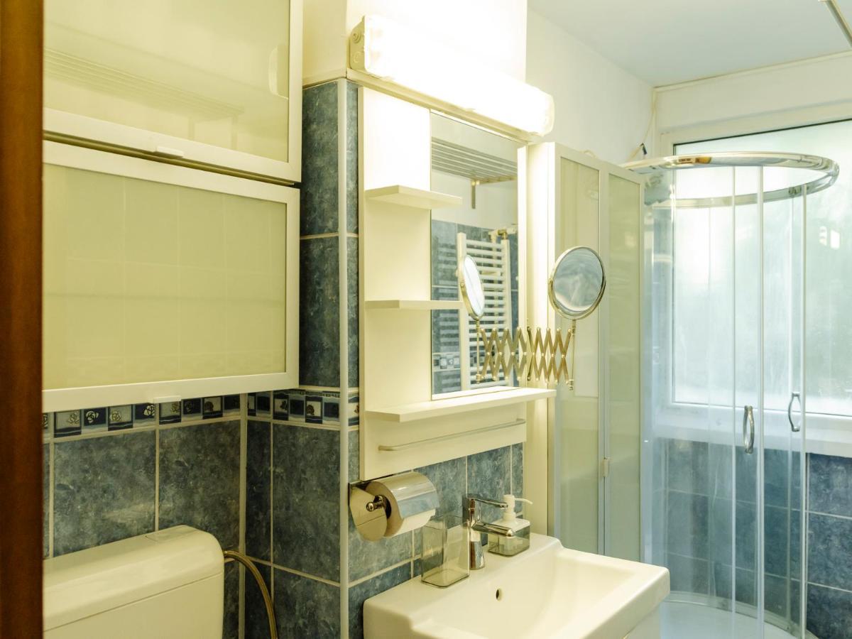 Old Town Historic Apartment With Backyard Mini Park Βουκουρέστι Εξωτερικό φωτογραφία