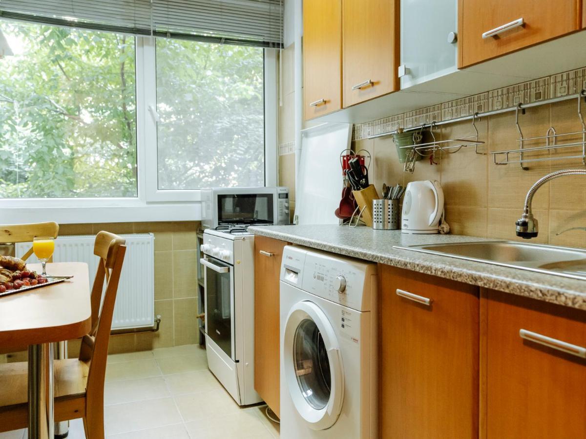 Old Town Historic Apartment With Backyard Mini Park Βουκουρέστι Εξωτερικό φωτογραφία