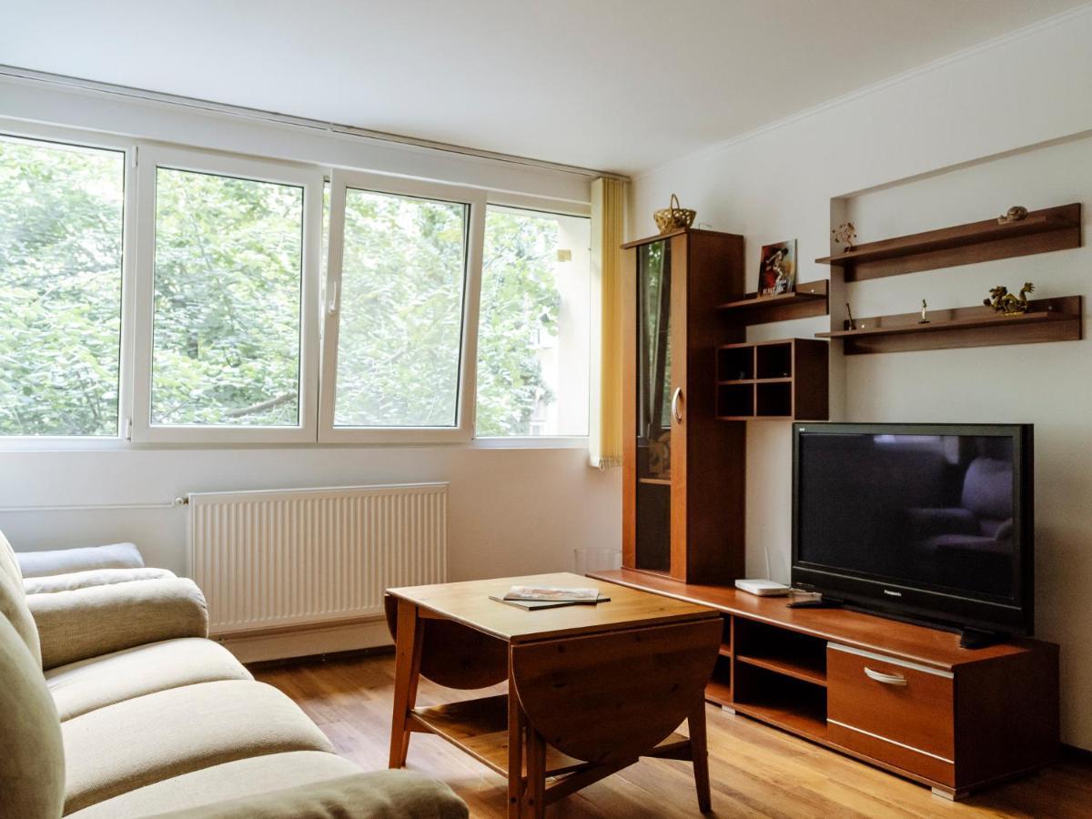 Old Town Historic Apartment With Backyard Mini Park Βουκουρέστι Εξωτερικό φωτογραφία