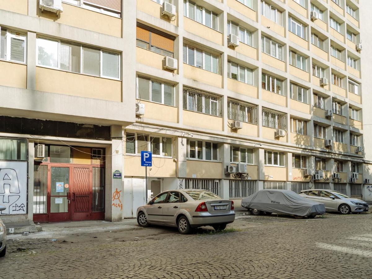 Old Town Historic Apartment With Backyard Mini Park Βουκουρέστι Εξωτερικό φωτογραφία